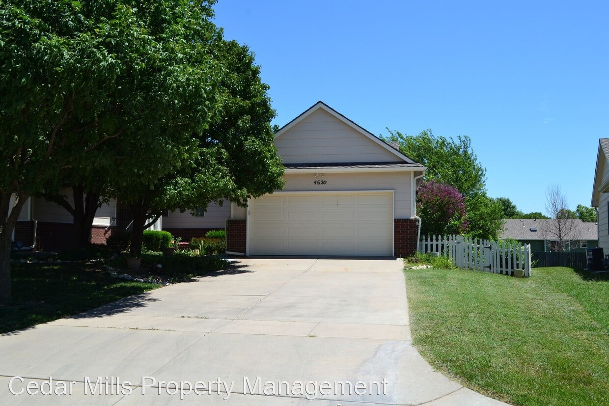 4620 N Hedgerow St, Bel Aire, KS 67220 House Rental in Bel Aire, KS