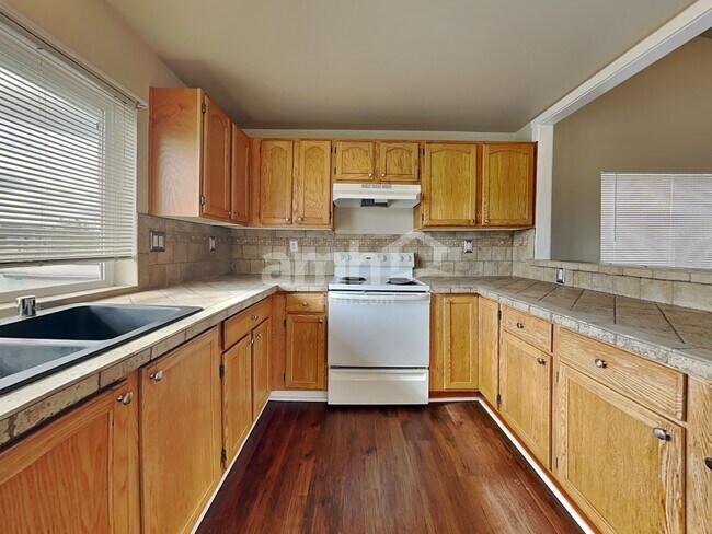 Foto del edificio - 1327 Whitehouse Ave