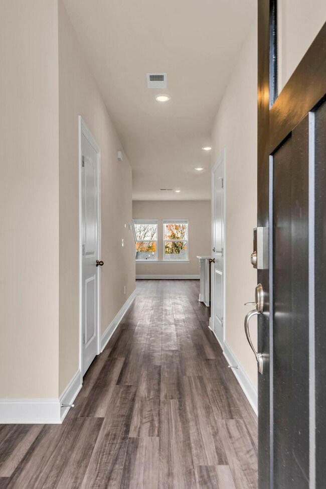 Foto del edificio - 4531 Skywood Lane