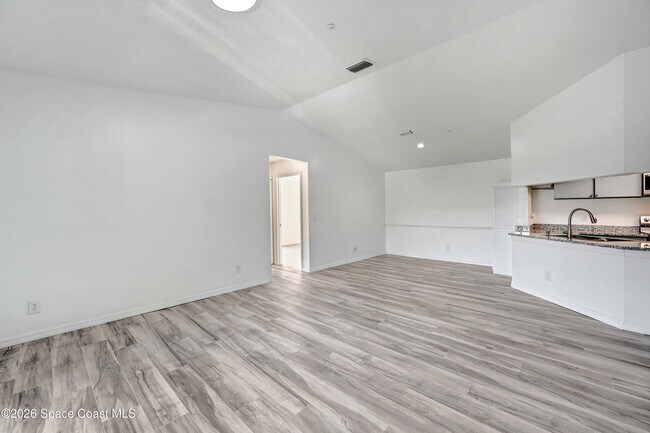 Foto del edificio - 7667 N Wickham Rd