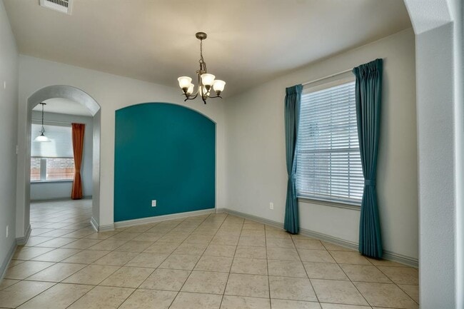 Building Photo - 333 Spanish Mustang Dr