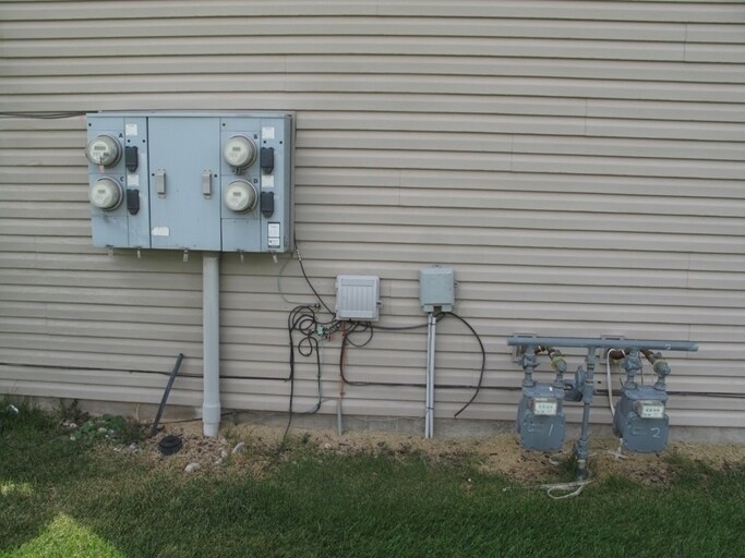 Building Photo - 1537 N Stevens Dr