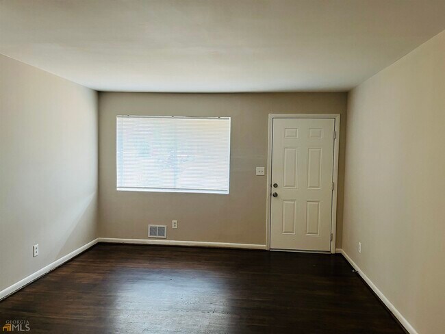 Foto del edificio - 3043 North St