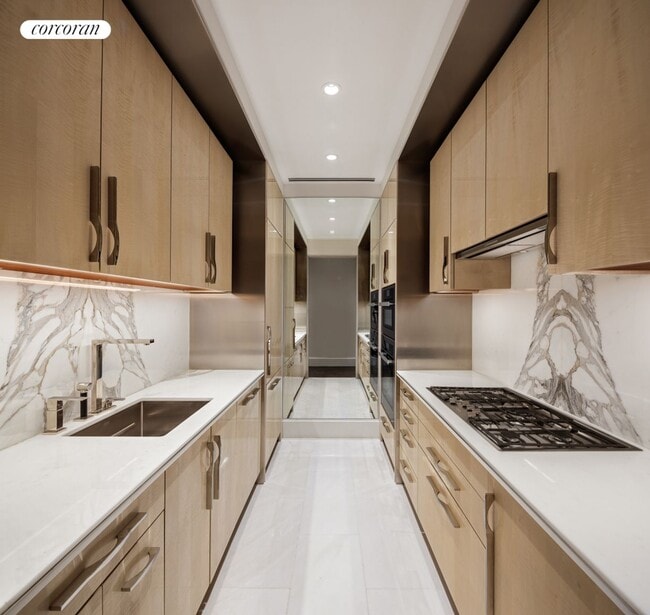 Building Photo - 217 W 57th St