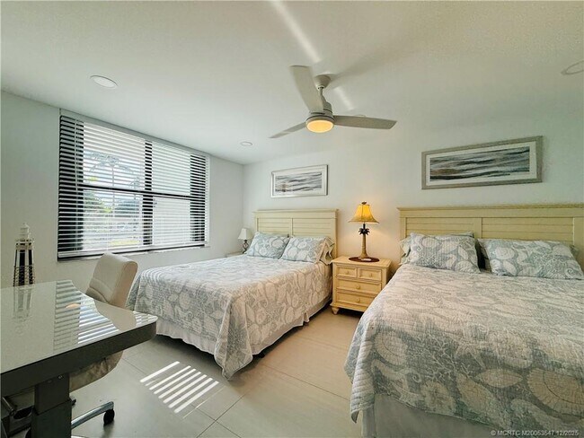 Foto del edificio - 8800 S Ocean Dr