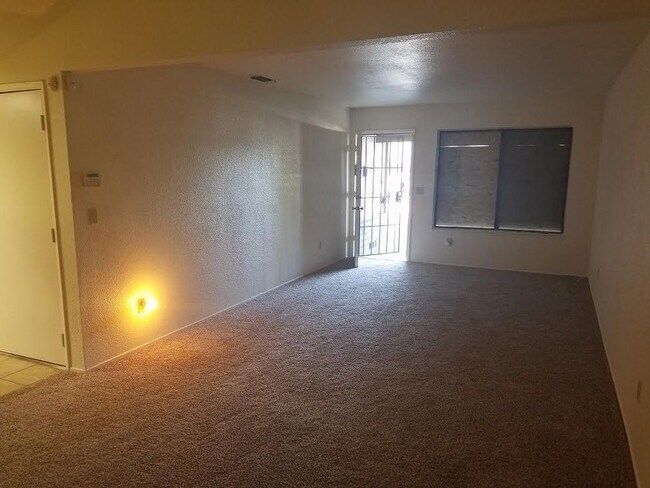 Foto del edificio - 3747 Lenore Way