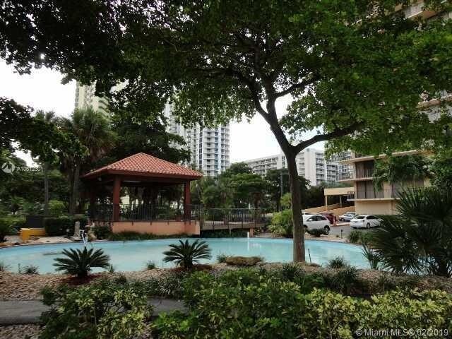 Foto del edificio - WINSTON TOWERS 600 CONDO