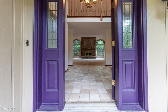 Building Photo - 4 br, 3.5 bath House - 18750 Beck Rd