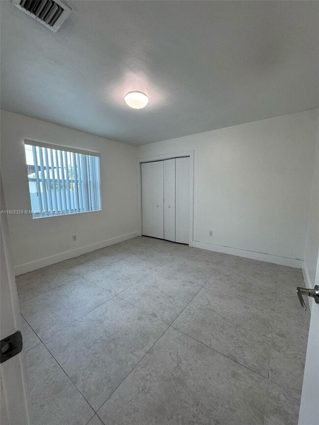 Building Photo - 2941 SW 36th Ave