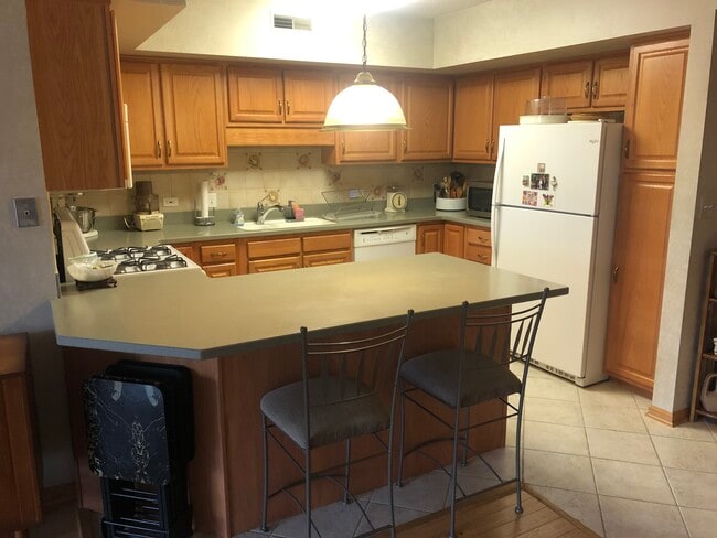 Kitchen - 1 N Beacon Pl
