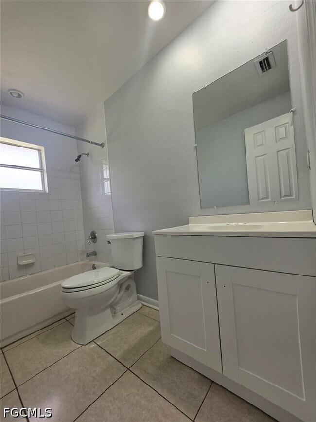 Building Photo - 5465 Sago Ave