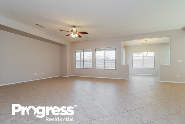 Building Photo - 5405 S 55th Ave