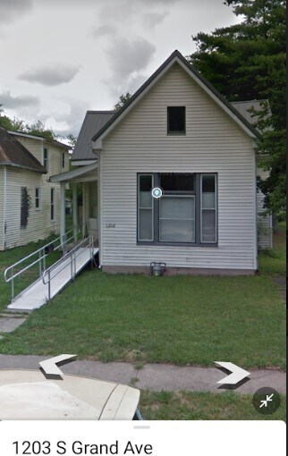 Primary Photo - 1203 S Grand Ave