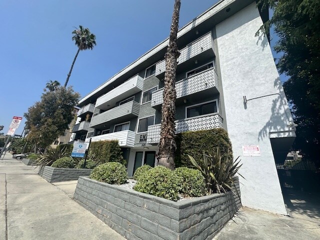 Building Photo - 1420 N Mansfield Ave