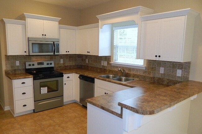 Foto del edificio - 899 Westlawn Dr