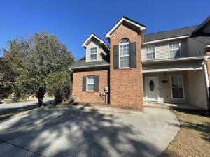 Building Photo - 304 Hazelnut Dr