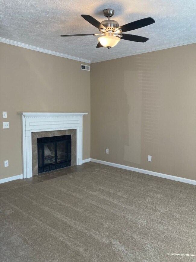 Foto del edificio - Beautifully Renovated Townhome