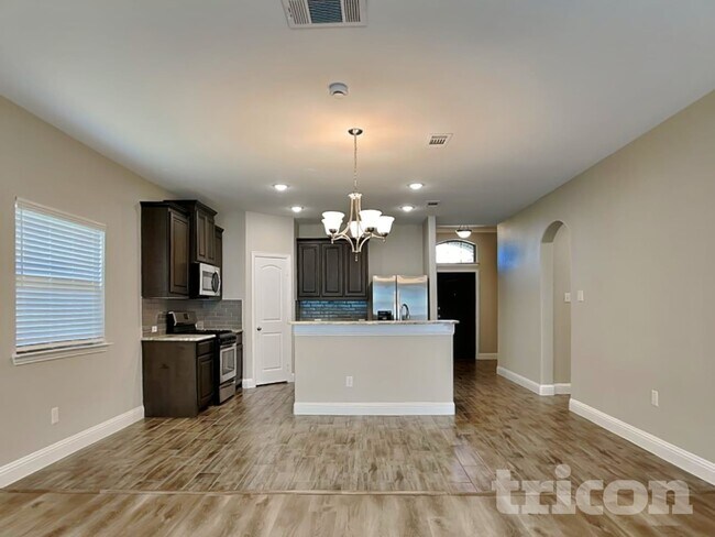 Foto del edificio - 7712 Cottonwood Dr