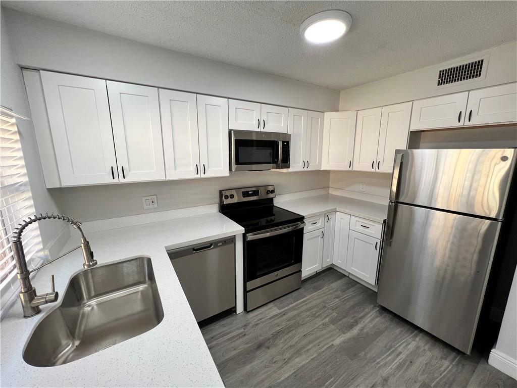 4409 Treehouse Ln Unit 24e, Tamarac, FL 33319 Condo for Rent in