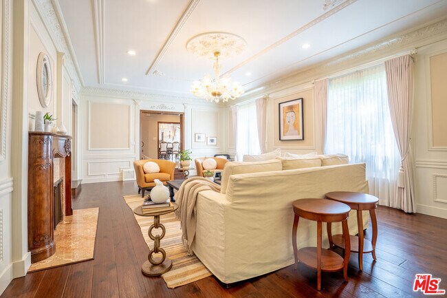 Foto del edificio - 315 N McCadden Pl