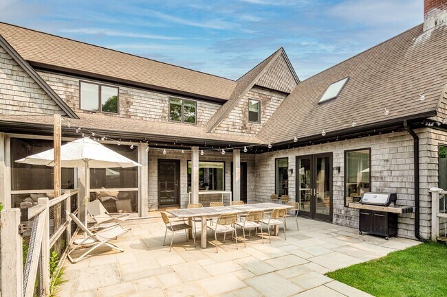 Building Photo - 92 Scrimshaw Ln