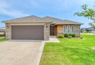 Building Photo - 8712 Thera Dr