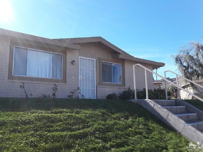 Foto del edificio - 72701 Willow St