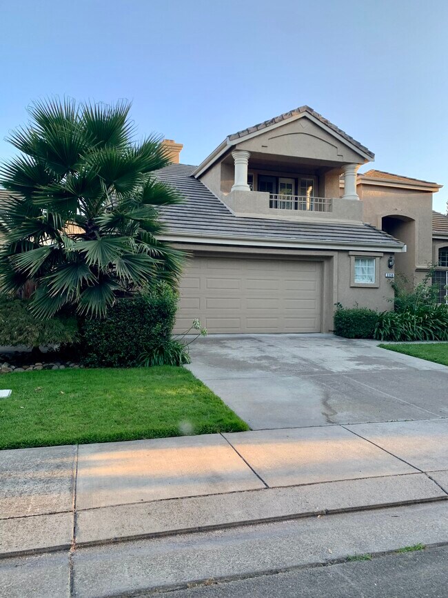 Building Photo - 3356 Willowbrook Cir