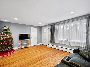 Building Photo - Single Family Home at 167 Oak St , Methuen