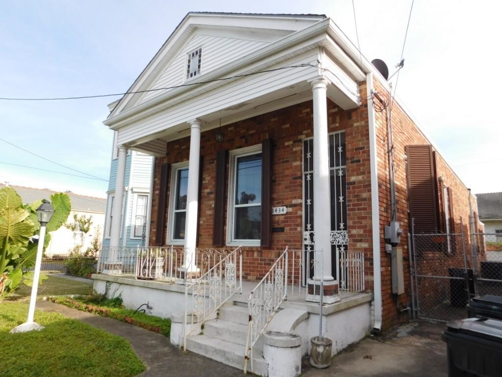 Primary Photo - 1434 N Johnson St