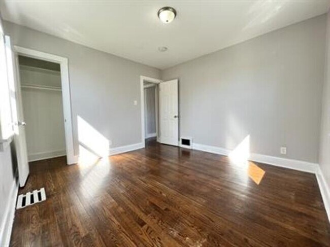 Foto del edificio - 125 38th St NE