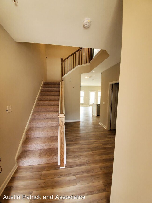 Building Photo - 3 br, 2.5 bath House - 1319 Endicott Court