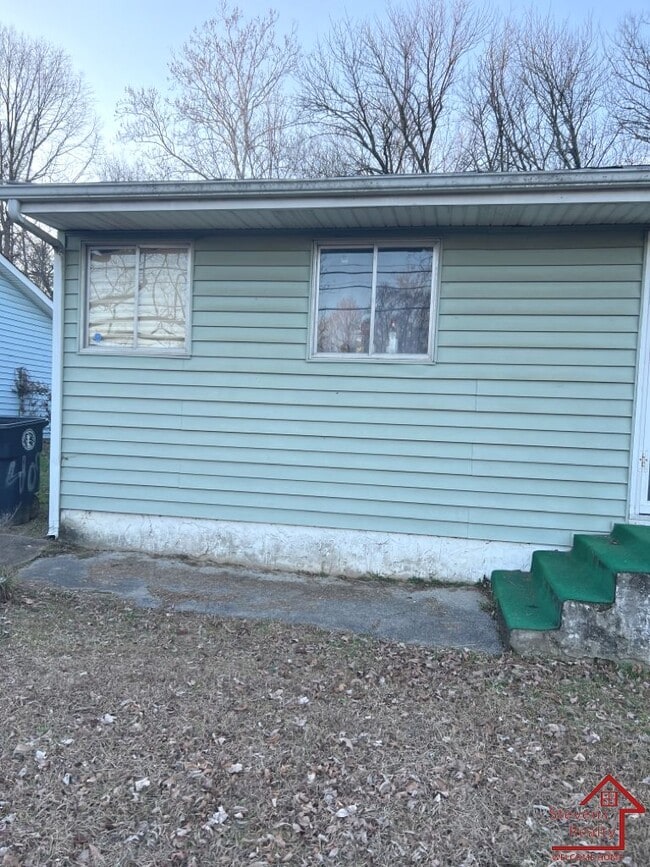 Building Photo - 409 Donaldson Rd