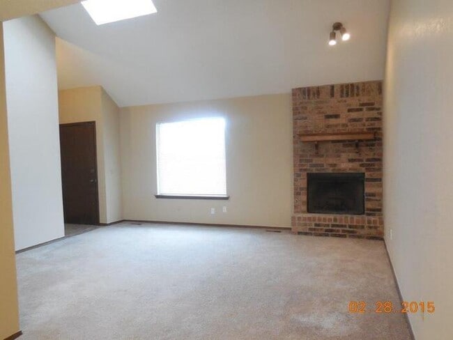 Building Photo - 2 BED 2 BATH 1 CAR GARAGE FAIRFIELD GREENS...