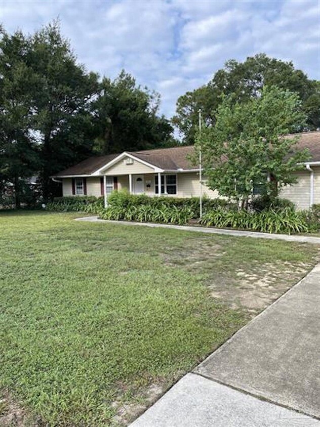 Foto principal - 1715 Bayou Blvd