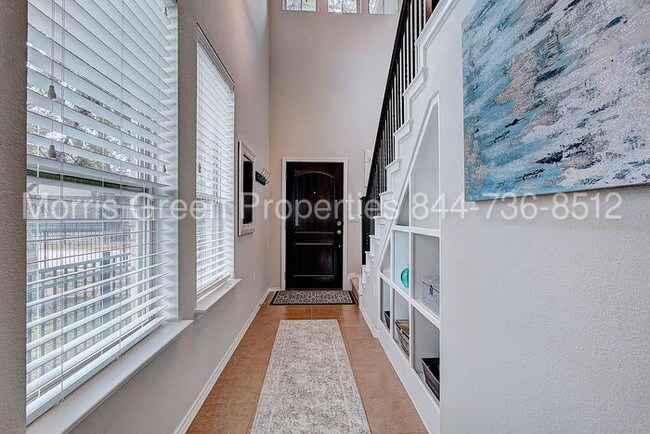 Foto del edificio - LOCK AND LEAVE with GREAT LOCATION!