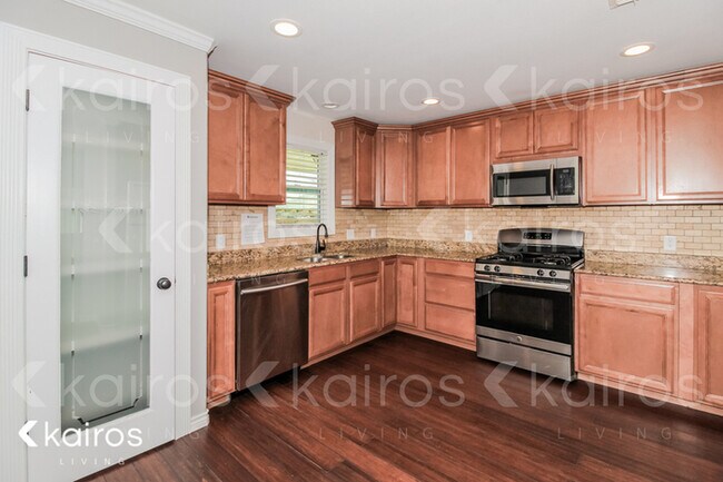 Foto del edificio - 401 S Meredith Ave.