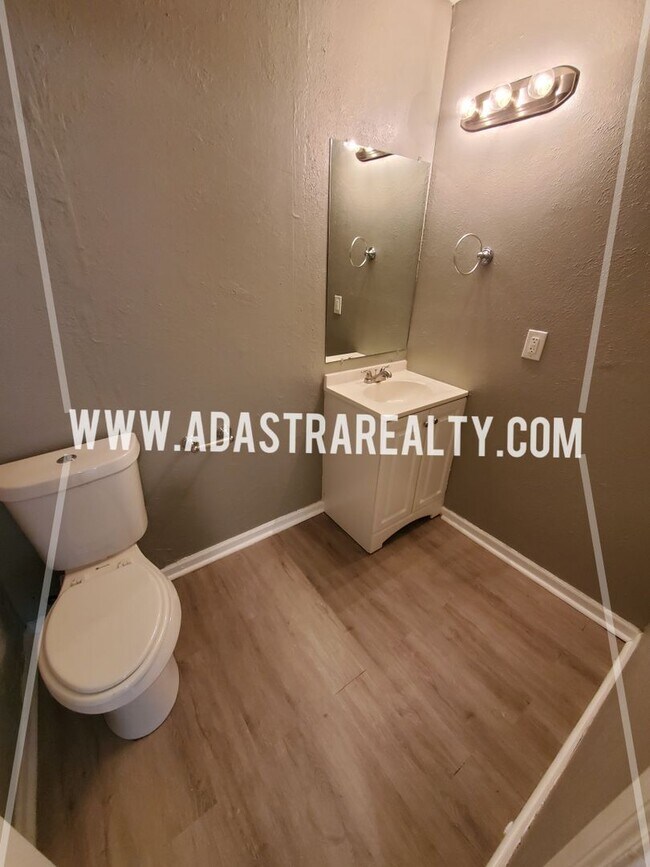 Foto del edificio - 4 Bedroom Ranch Home in Grandview-Coming S...