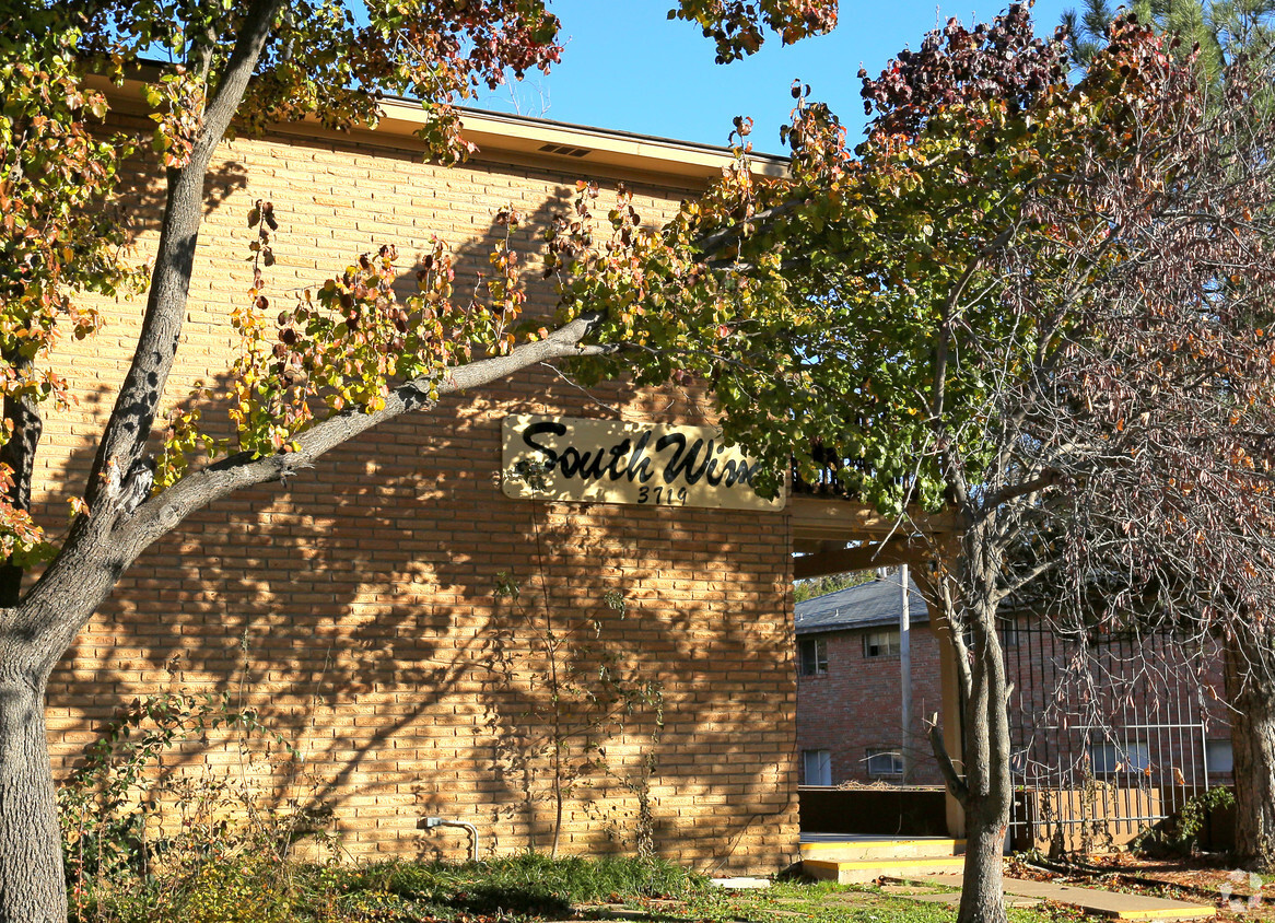 Building Photo - The Southwind Apartments