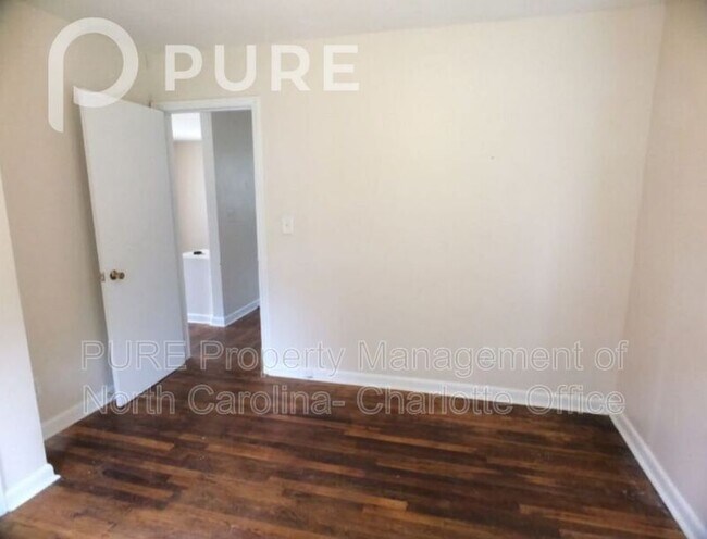 Foto del edificio - 2103 Haines St