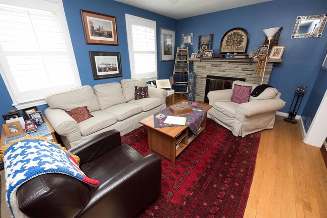 Building Photo - 1014 N Madison St