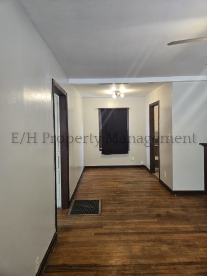 Building Photo - 129 S Mt Carmel St