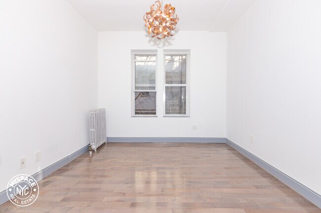 Foto del edificio - 33 Westminster Rd