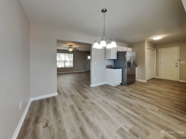 Building Photo - 1521 Clover Ridge Ct