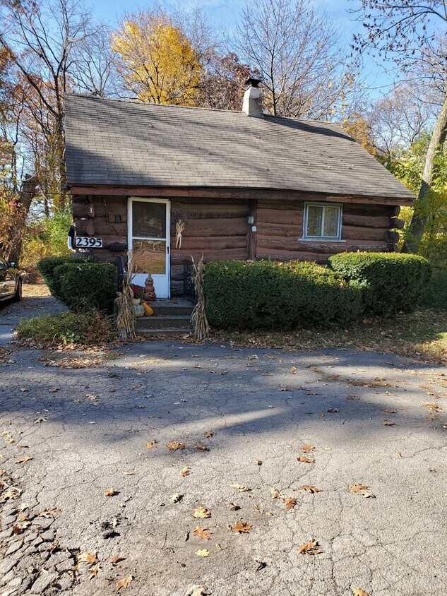 Primary Photo - 2395 St Paul Blvd