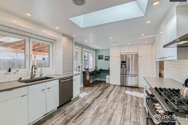 Building Photo - 4370 Comanche Dr