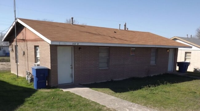 Building Photo - 210 Marston Ave