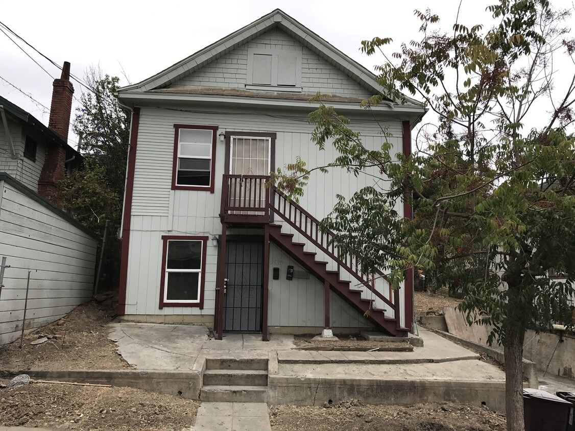 Primary Photo - 2538 Highland Ave