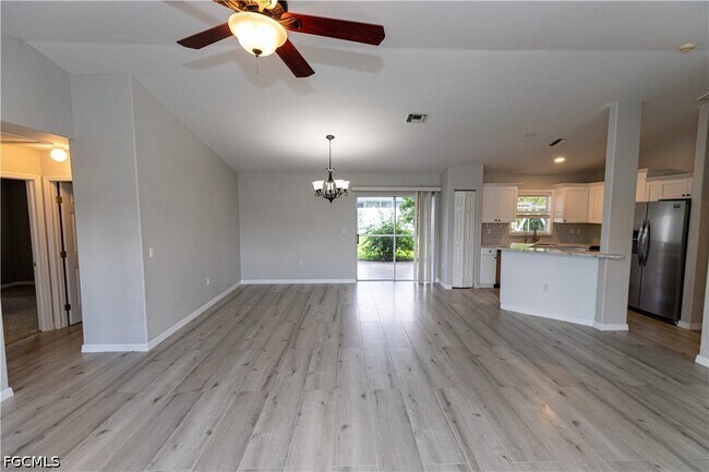 Foto del edificio - 417 SE 21st Terrace