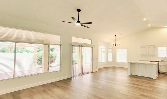 Foto del edificio - 2980 N 152nd Ln